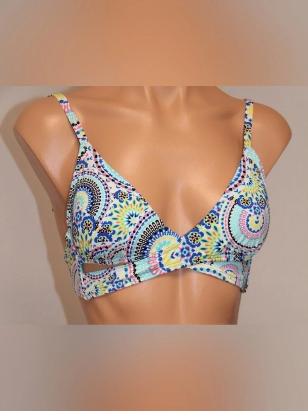 Bar III Medallions 2-Piece Bikini Set, L — Multicolored (Blue/Yellow/Pink/etc.) - Picture 4 of 9